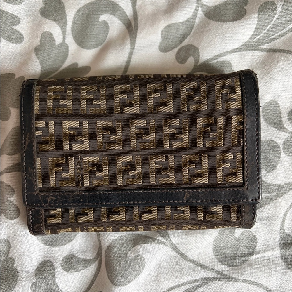 Fendi Zucca Trifold Wallet – Brown Monogram Canvas & Leather